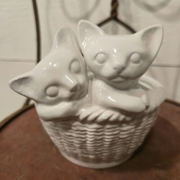 Vintage Ceramic Kittens Planter in a Basket vase Cat lovers gift storage kitty - Picture 6 of 9